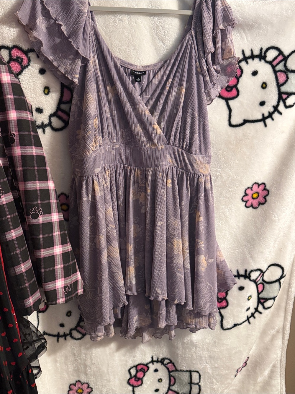 XOXO Lavender Floral Ruffle Sleeve Tunic Top